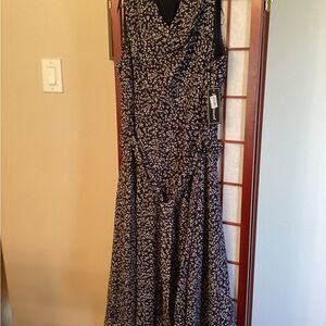 Jessica Howard Black and White Ruched Maxi Dress